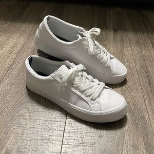 Nautica white lace up sneakers!